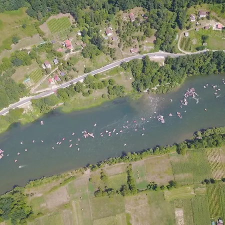 Kucerak Na Drini Case de vacanță