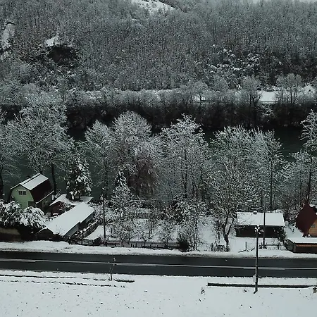 Kucerak Na Drini Case de vacanță